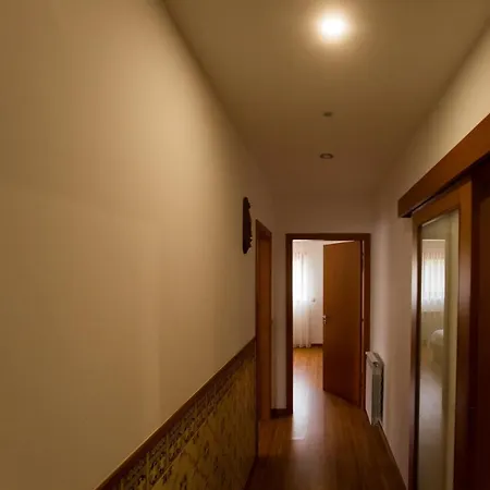 ゲストハウス Casa Da Adega - Quinta Da Portela 4*