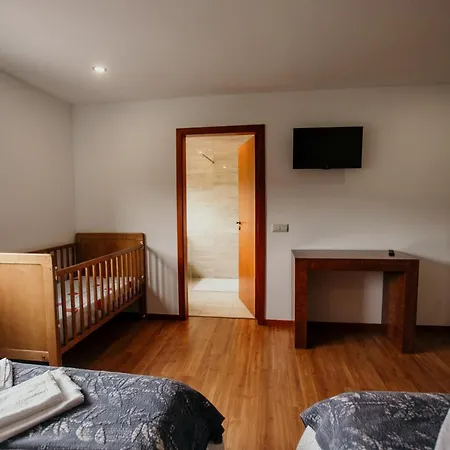 Casa Da Adega - Quinta Da Portela בית הארחה